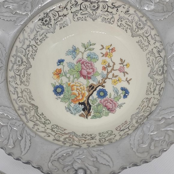 Vintage Bride's Basket - Picture 2 of 7